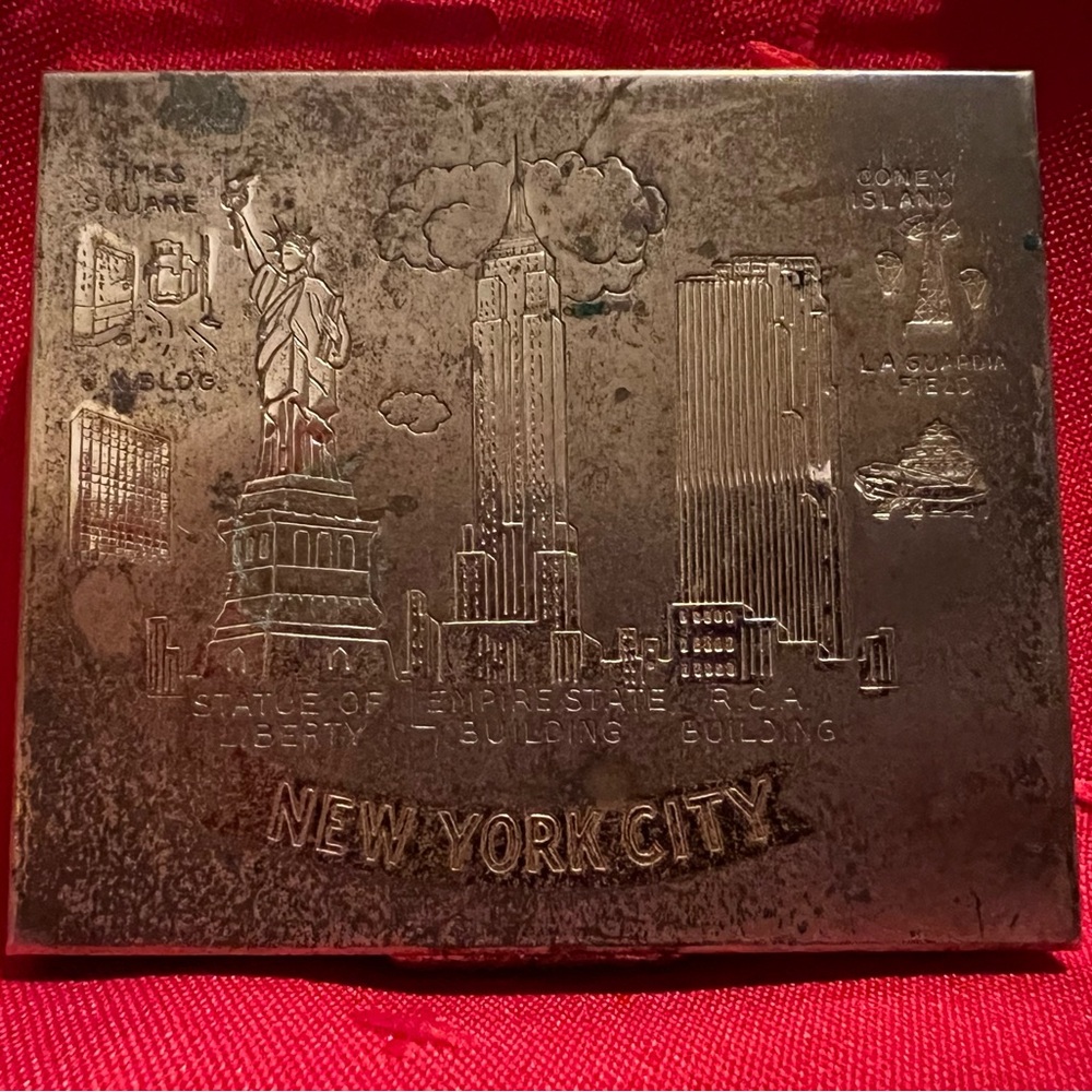 Vintage New York City NYC Metal Make-Up Compact Mirror